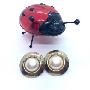 Vintage round clip on earrings